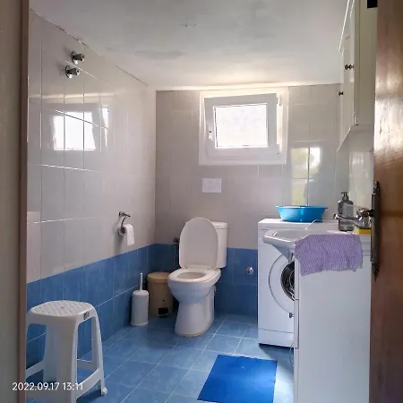 House In With Big Garden For 5 Persons. *