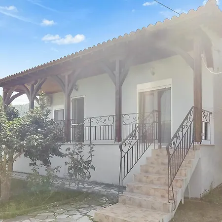 House In With Big Garden For 5 Persons. Σπίτι διακοπών Βουρβουρού