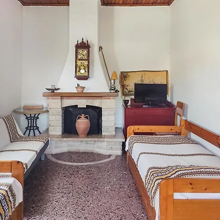 House In With Big Garden For 5 Persons. *