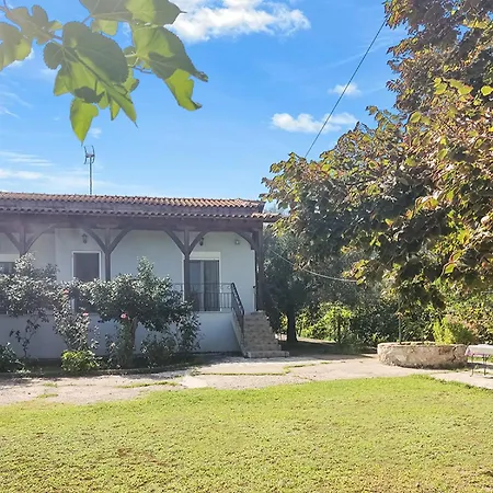 Σπίτι διακοπών House In With Big Garden For 5 Persons.