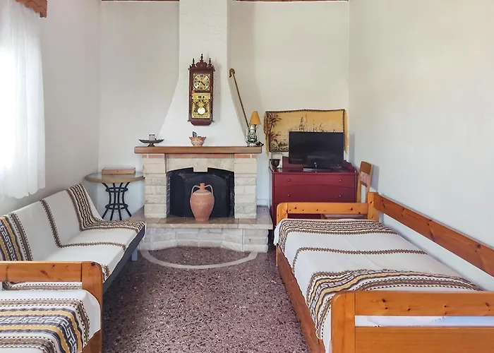 House In With Big Garden For 5 Persons. *
