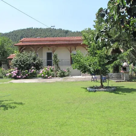 House In With Big Garden For 5 Persons.