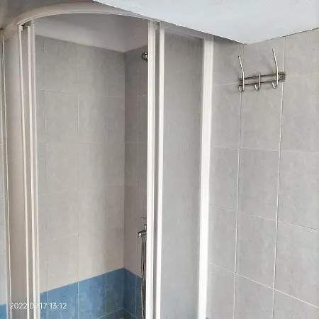 House In With Big Garden For 5 Persons. *