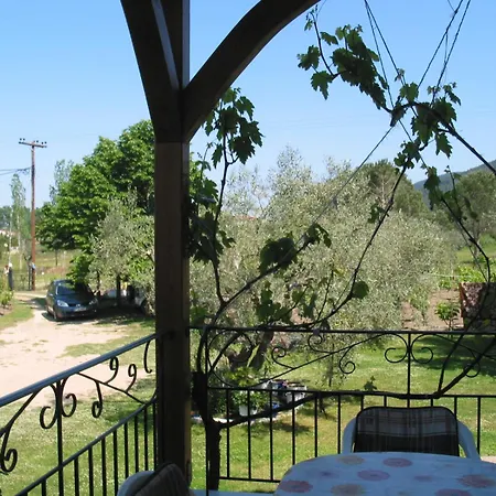 بيت للعطل House In With Big Garden For 5 Persons. *