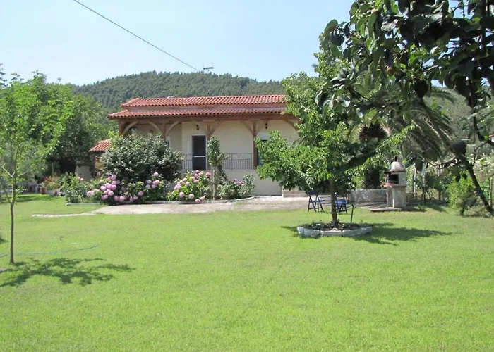 House In With Big Garden For 5 Persons.