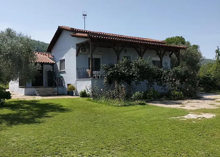 House In With Big Garden For 5 Persons.