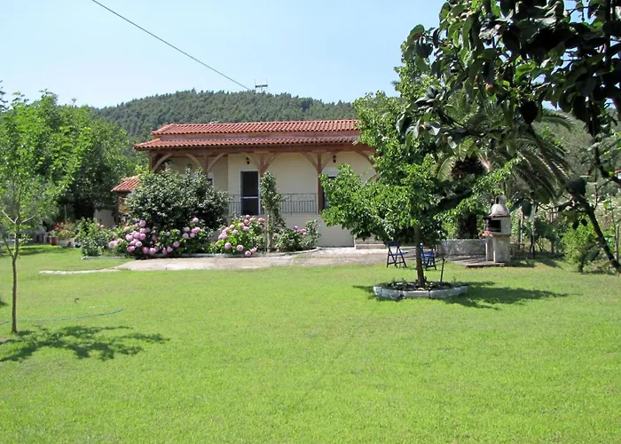 Holiday home House In With Big Garden For 5 Persons. *